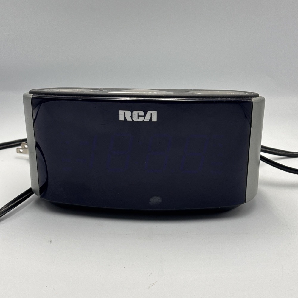 RCA Dual Wake AM FM Clock Radio Blue LED Display RP3720A TESTED WORKS